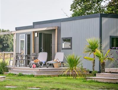 Mobil home TAOS - Camping La Roseraie luxe ultra confort espace deux salles de bain terrasse semi-couverte équipement moderne presqu'ile Loire Atlantique