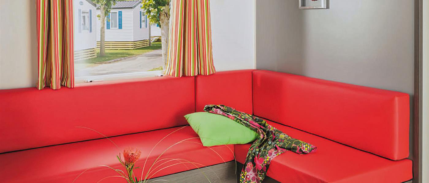 salon Cottage Louisiane 4/5 personnes - 31m² Camping La Roseraie La Baule espace confort famille équipé terrasse semi couverte presqu'ile Loire Atlantique  - Camping La Roseraie