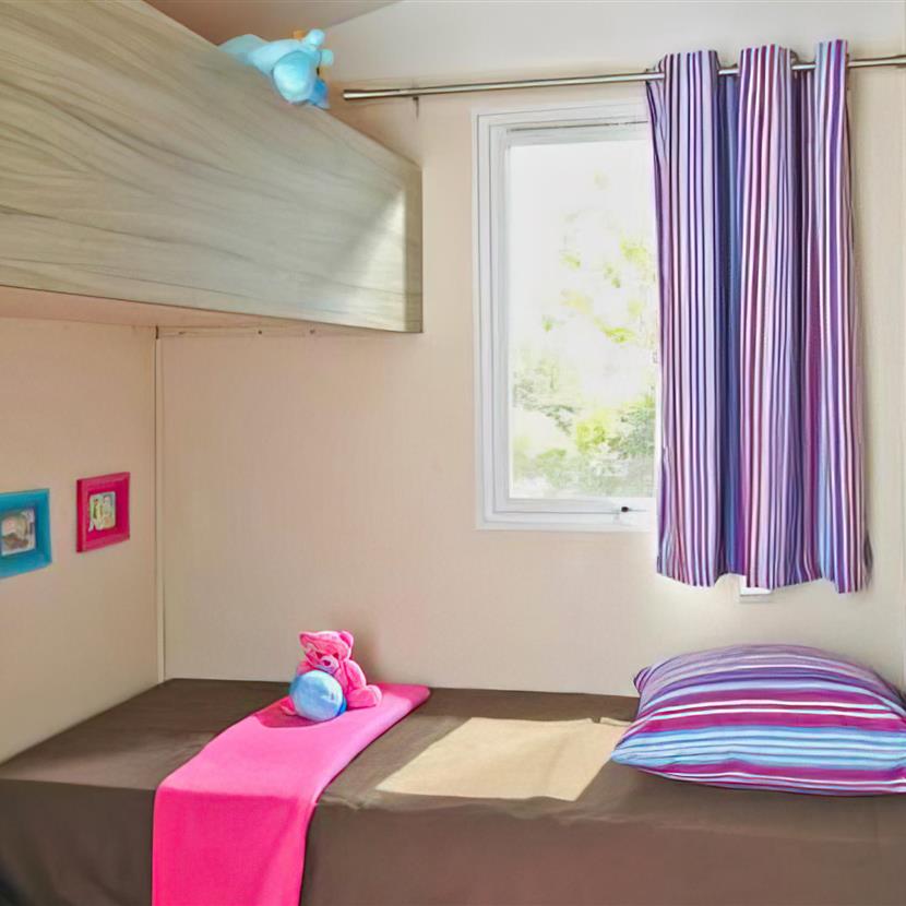 chambre Cottage Life 4/5 personnes - 32m² Camping La Roseraie  accessibilité pmr confort espace   - Camping La Roseraie