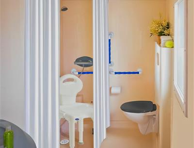 salle de bain Cottage Life 4/5 personnes - 32m² Camping La Roseraie accessibilité pmr confort espace  
