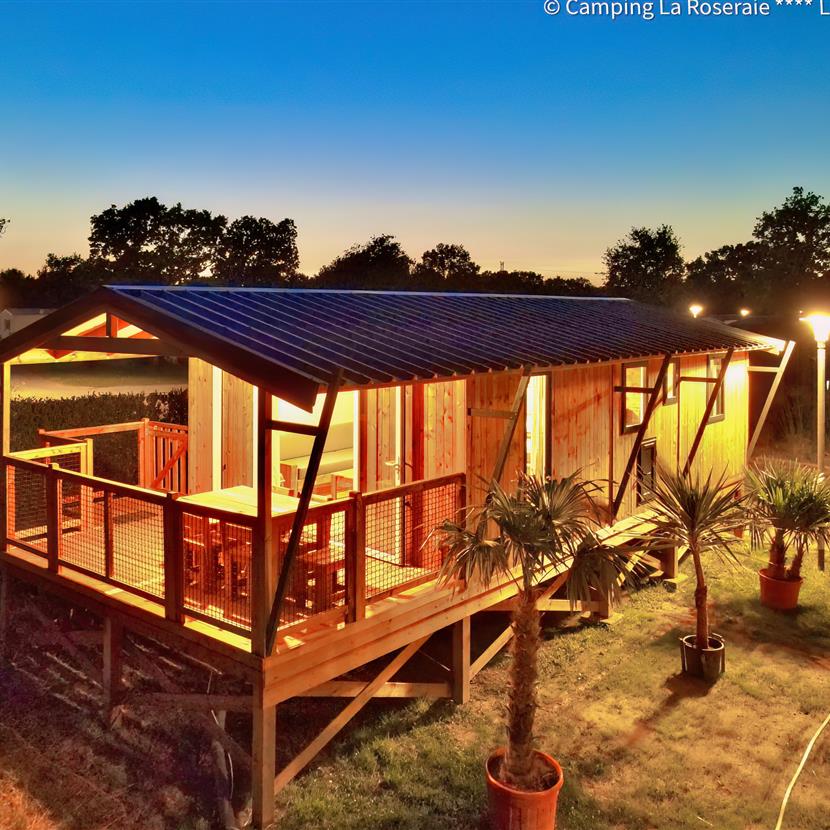 Cabane Lodge sur pilotis Camping 4* La Roseraie La Baule - www.laroseraie.com - 44 Loire Atlantique camping insolite presqu'ile  - Camping La Roseraie