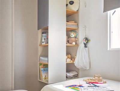 Camping 4* La Roseraie La Baule - www.laroseraie.com - Chambre enfants - Cottage Family Premium 6 7 personnes confort moderne agréable vacances confort presqu'ile camping Loire Atlantique