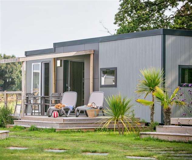 Mobil home TAOS - Camping La Roseraie luxe ultra confort espace deux salles de bain terrasse semi-couverte équipement moderne presqu'ile Loire Atlantique