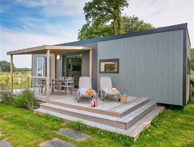 Cottage TAOS avec SPA privatif 5 personnes - 40m² - Camping Airotel 4* La Roseraie La Baule luxe ultra confort espace deux salles de bain terrasse semi-couverte équipement moderne presqu'ile Loire Atlantique