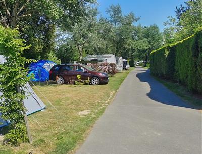 allées du camping la roseraie Camping La Roseraie La Baule presqu'ile baie La Baule plage camping car caravane tente détente calme espace conviviale relaxation 