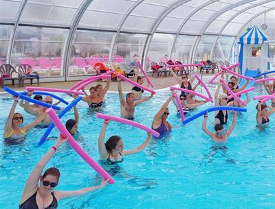 séance d'aquagym animations animateur sport physique groupe initiation découverte Loire Atlantique Camping La Roseraie La Baule 44 presqu'ile activité